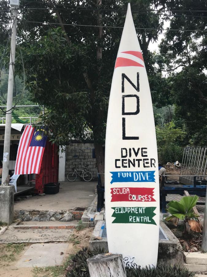 Отель Go Deeper Tioman Экстерьер фото